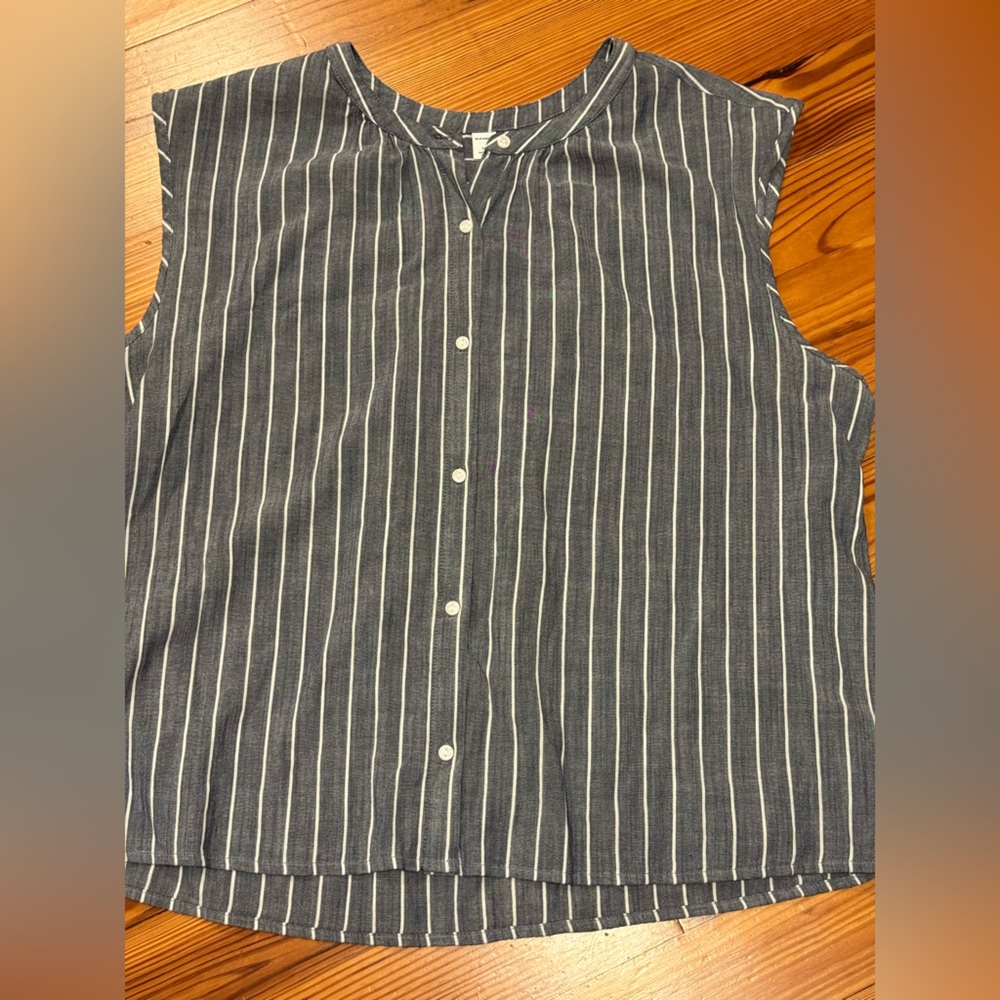 Old Navy button down blouse XL